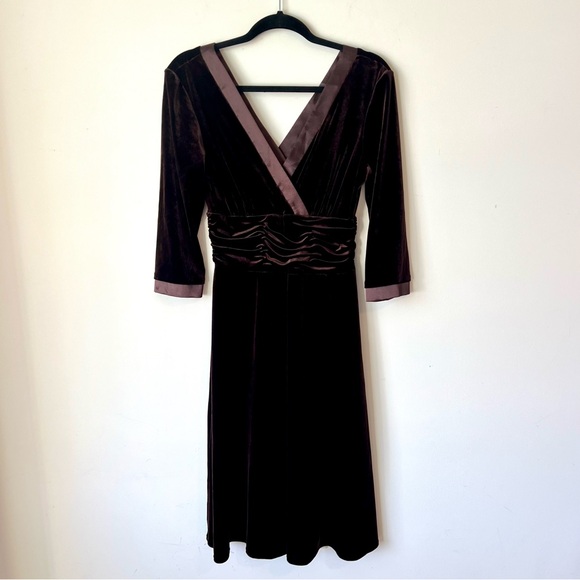 Vintage SANDRA DARREN Velvet V-Neck Fit And Flare 3/4 Sleeve Dress—SZ. 10 - Picture 12 of 12